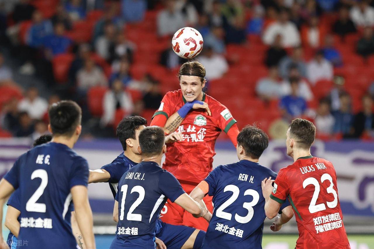 关于球队士气高涨继续胜利势头的信息 关于球队士气高涨继续胜利势头的信息