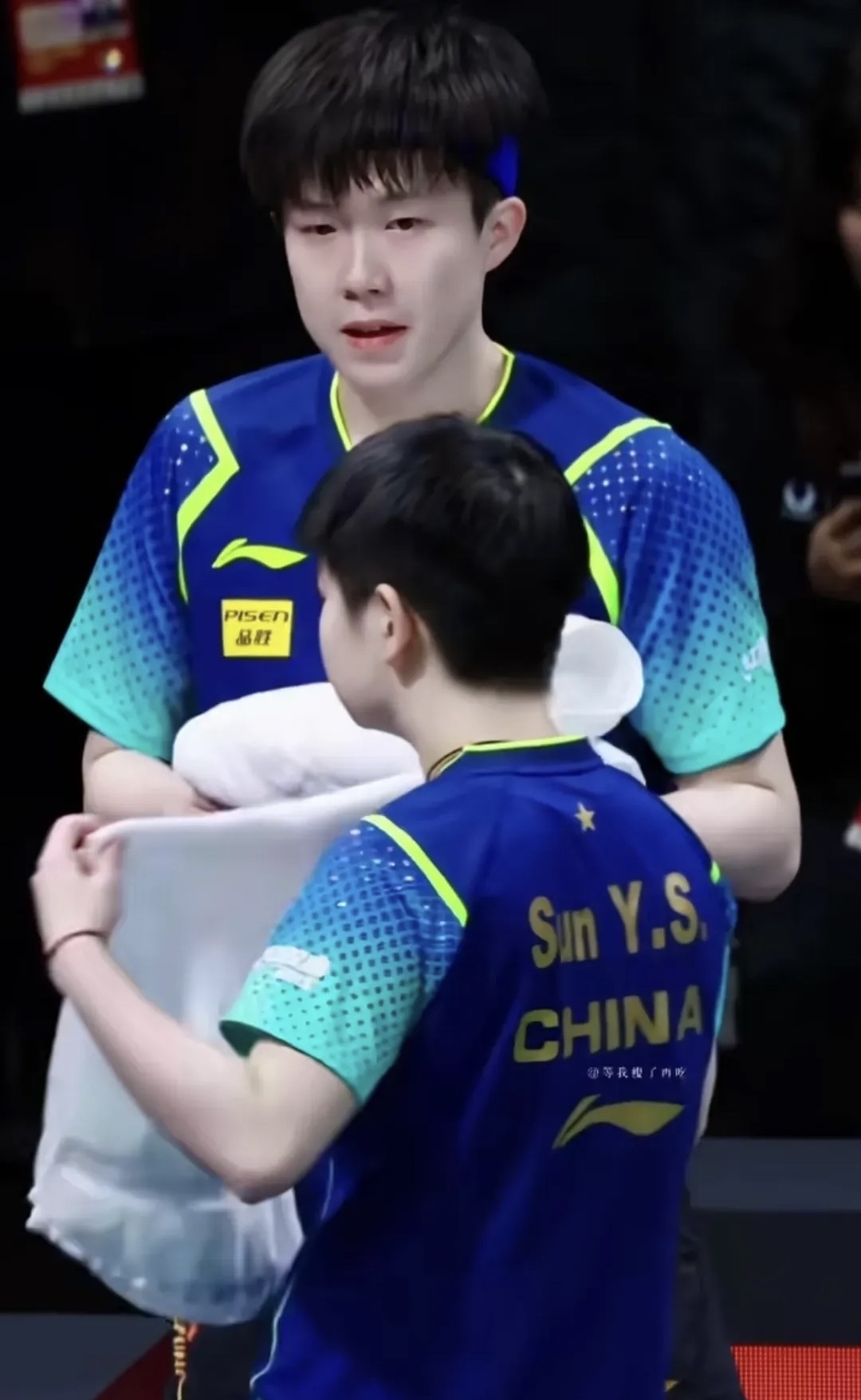 球场上球员间的默契配合，令人惊叹