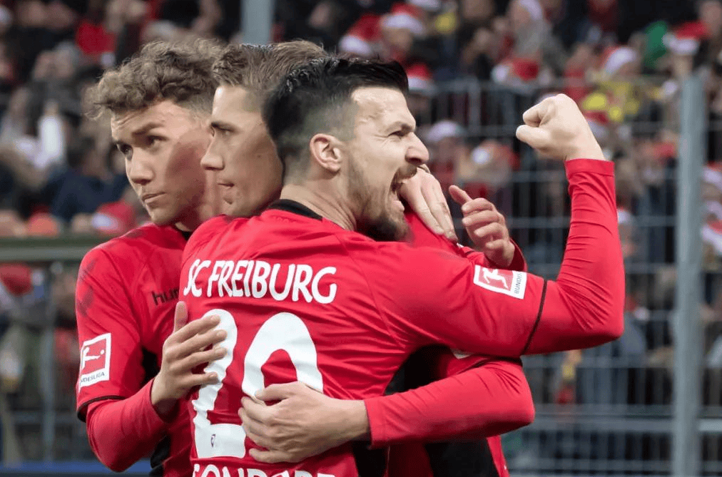 开云官网-门兴客场小胜弗赖堡，守住积分榜前列的简单介绍