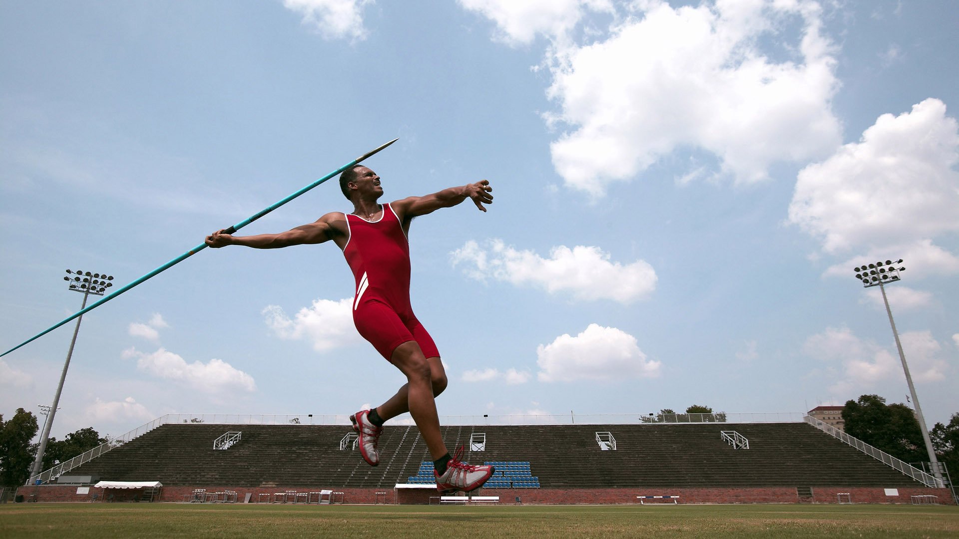 文班亚马闪耀丹佛高原，灰熊对阵掘金，新星如何成为全场焦点？