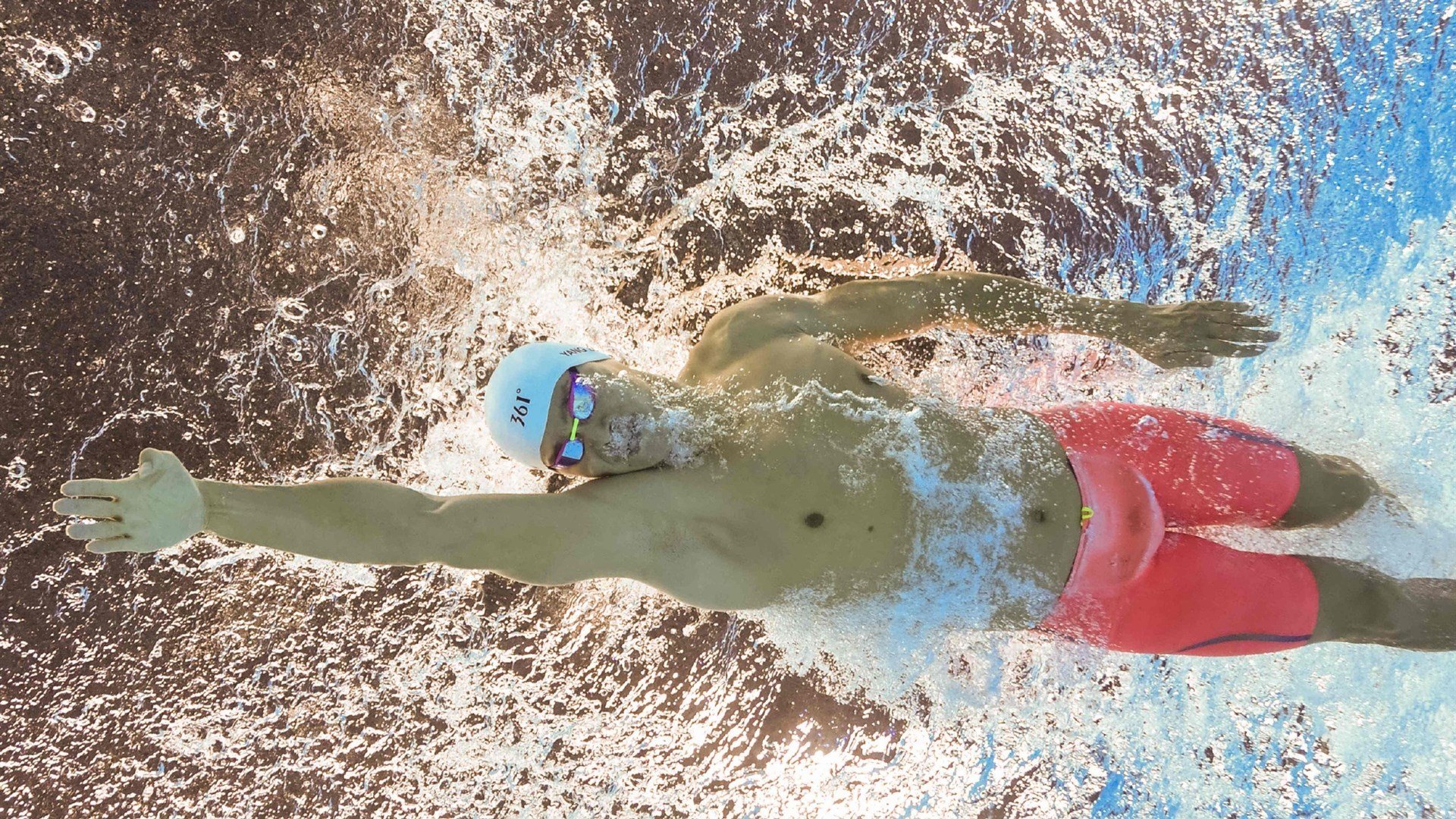 非洲雄狮怒吼波斯湾，几内亚强压沙特，卢卡库化身关键先生改写世预赛格局