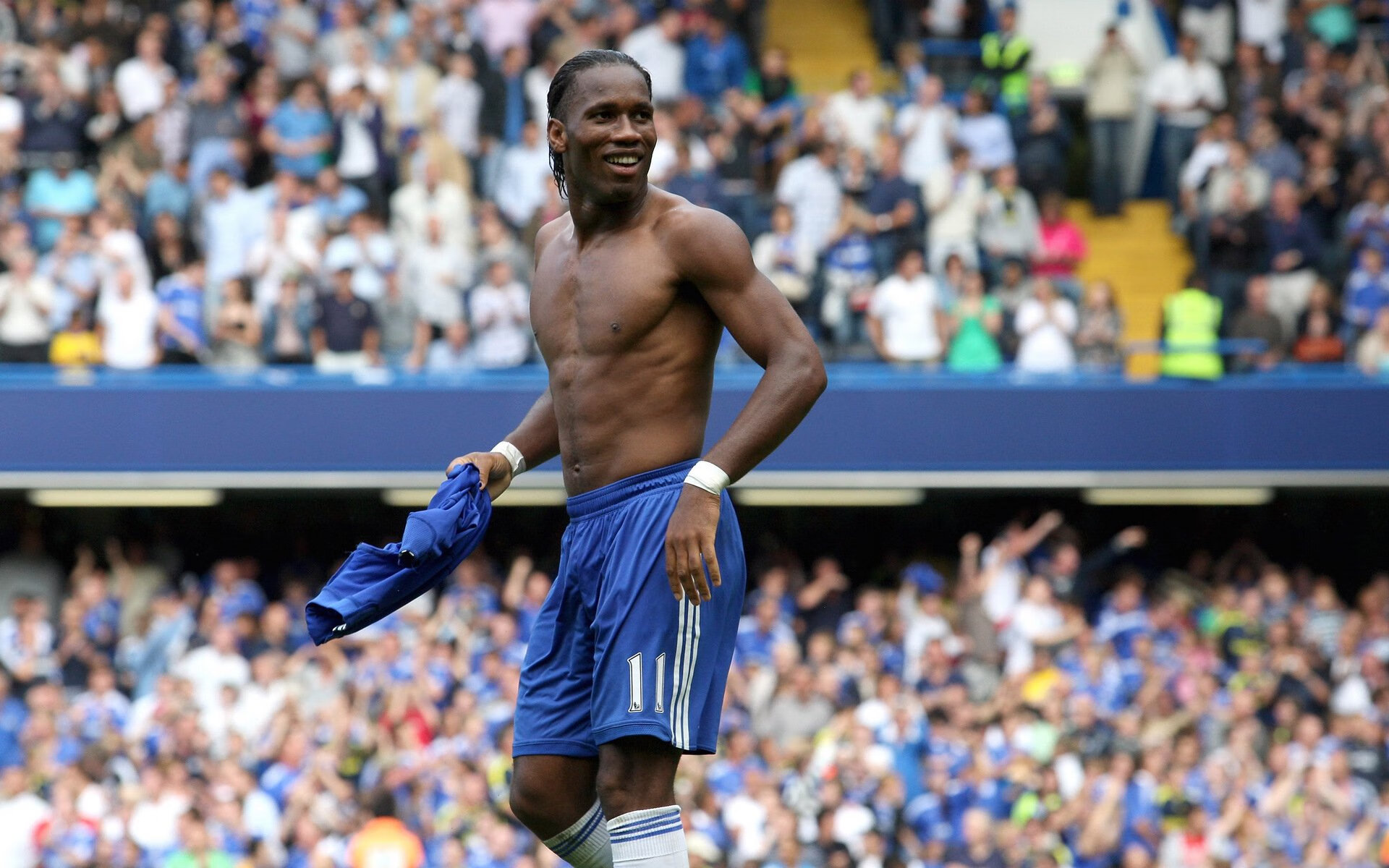 从姆巴佩爆发到希腊神话再现，足球世界中的个人英雄与团队铁律