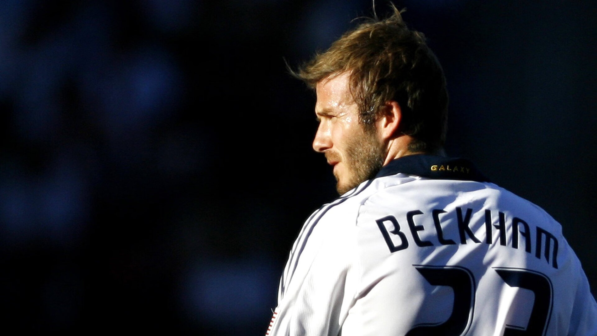 赛道风云，汉密尔顿统治全场，阿斯顿马丁横扫红牛车队